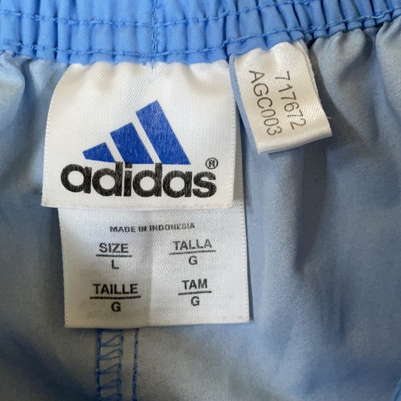 Adidas Retro Shorts Size Large - Picture 5 of 7